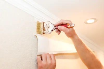 Pose de papier peint à Najac — revêtements muraux et toiles de verre